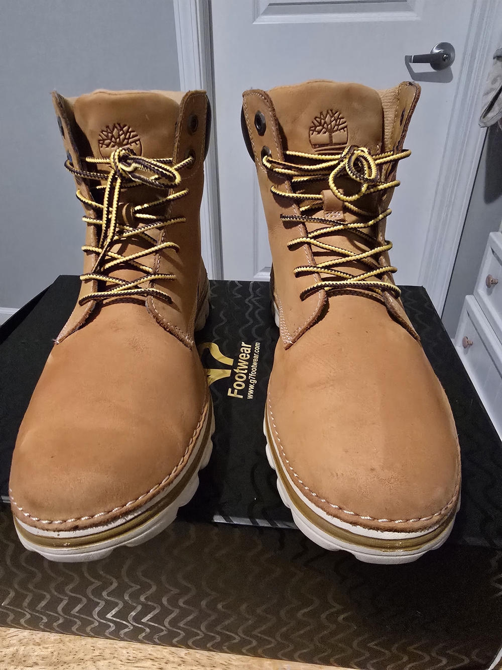 Timberland Brookton boots size 8 Women’s tang